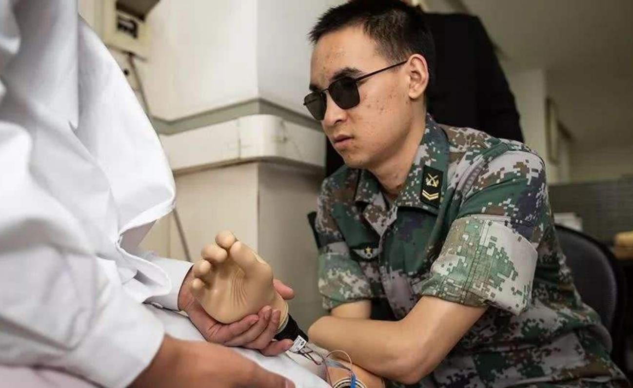 排雷英雄杜富国荣立几等功,讲解排雷英雄杜富国事迹