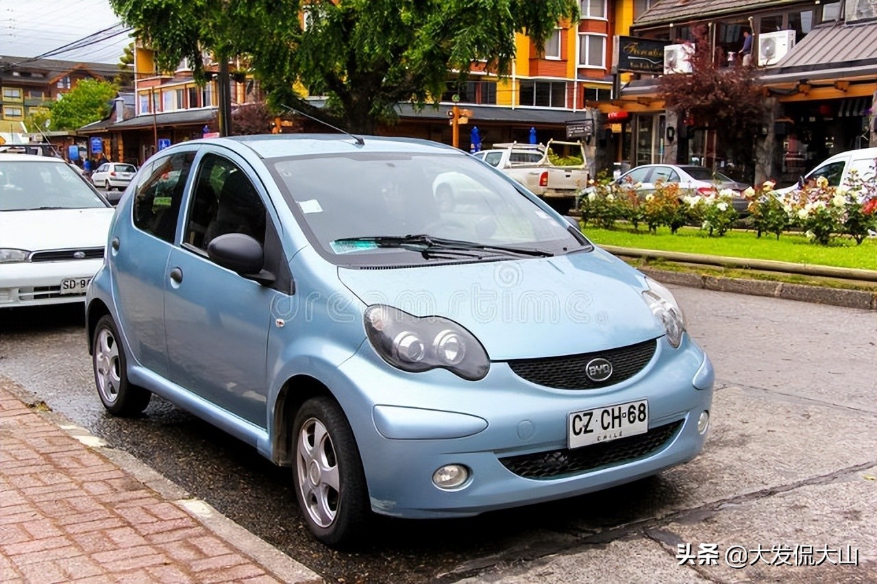 大学生的第一辆车千元,二手车乐驰和比亚迪f0哪个好