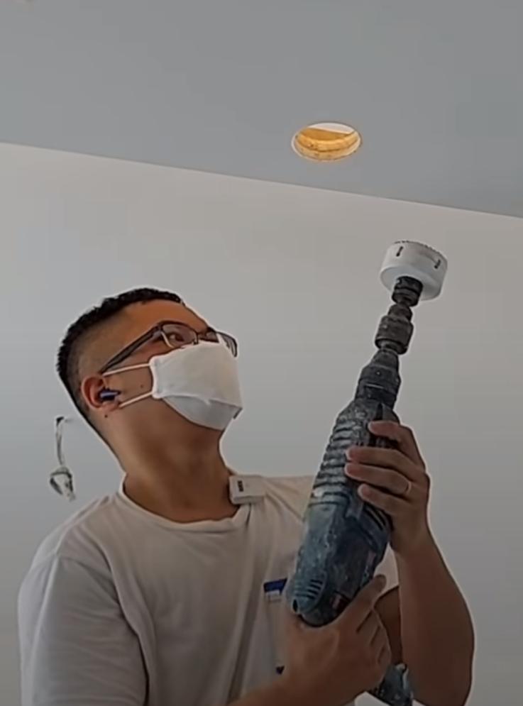 天花孔开大怎么解决,天花板开错孔补洞方法