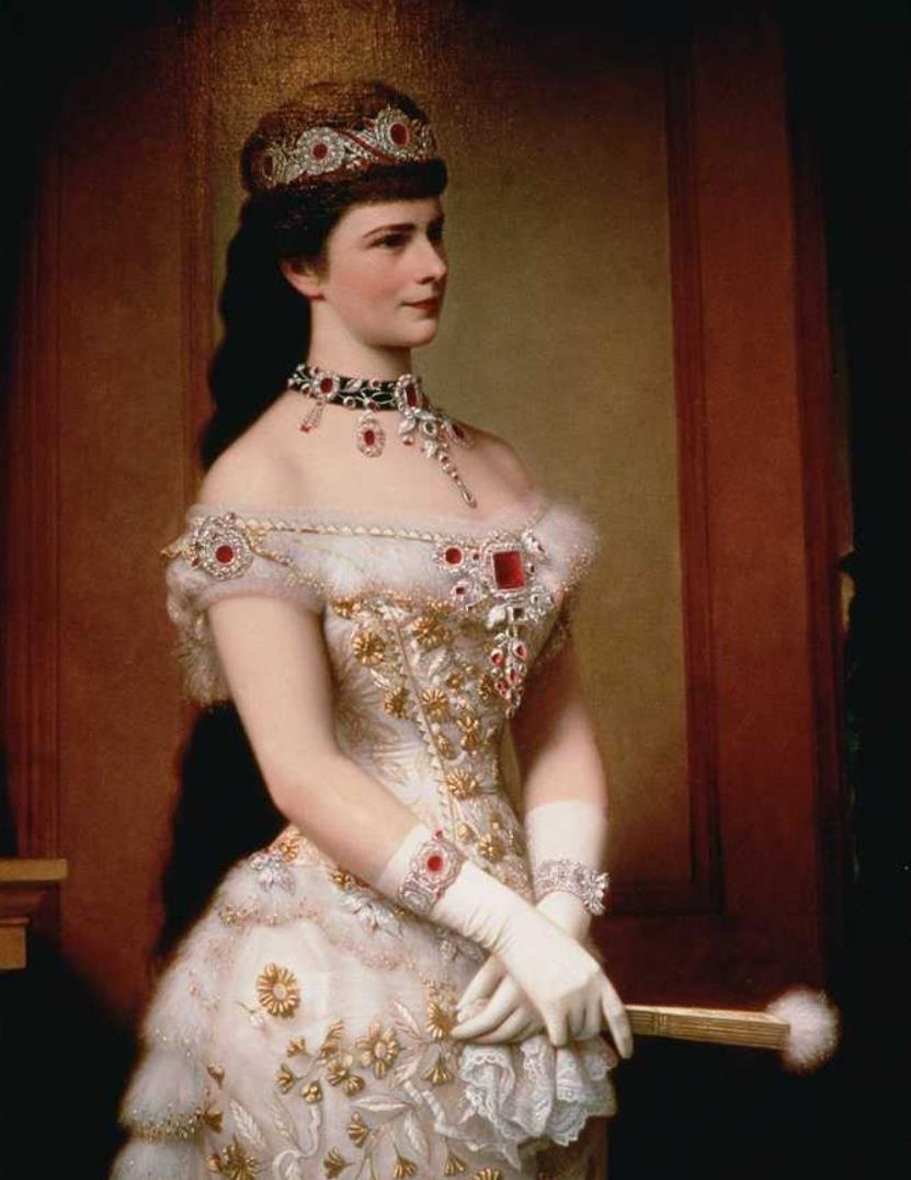 茜茜公主的美容秘诀曝光:血牛肉面膜+45公分腰围减肥法