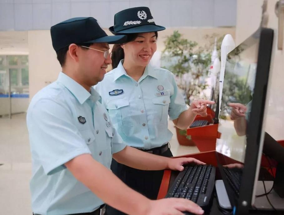 考军队文职一点都不懂的说说,军队文职真值得考嘛