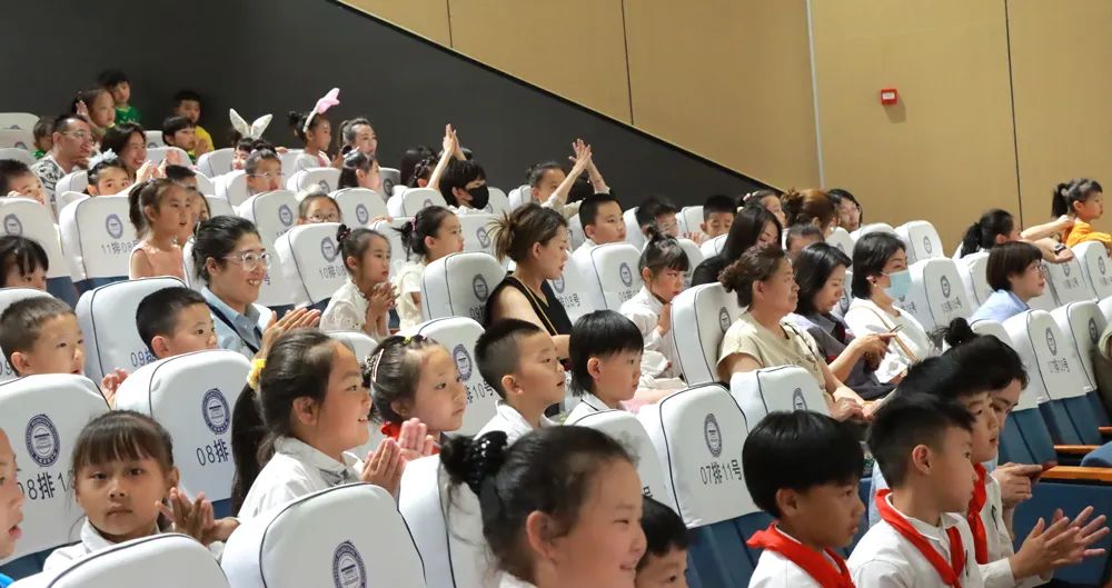 大同市大成双语学校初一18班,大同大成双语学校初一