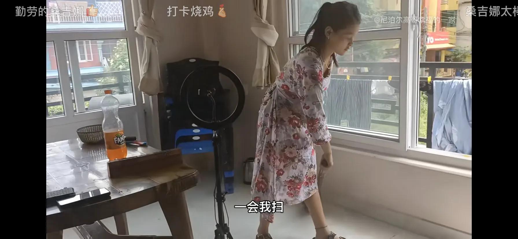 尼泊尔烧鸡的视频,尼泊尔媳妇烧鸡娜直播视频