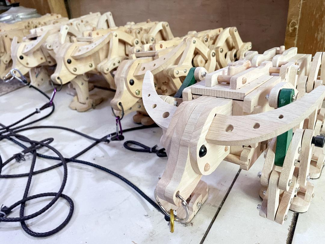 长葛一“能人”：做鲁班凳、木牛流马“一绝”！造的二胡“争着要”！