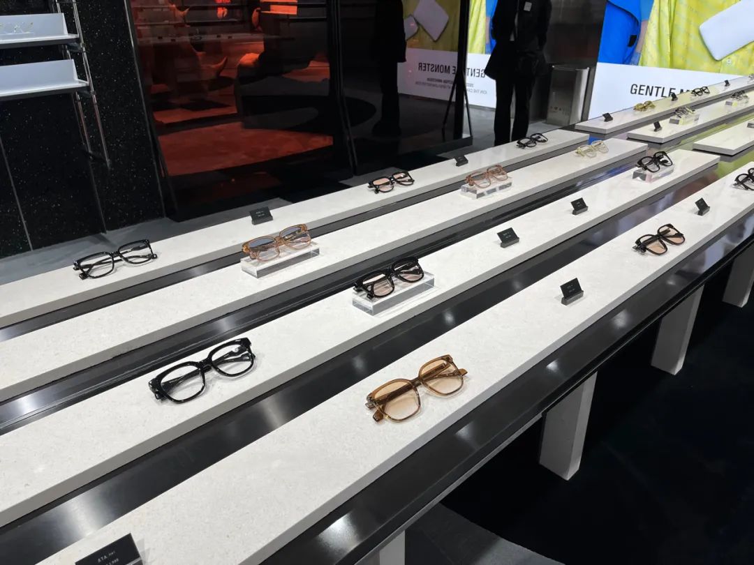 边买眼镜边看展?史上最不务正业的眼镜店亮相太古里