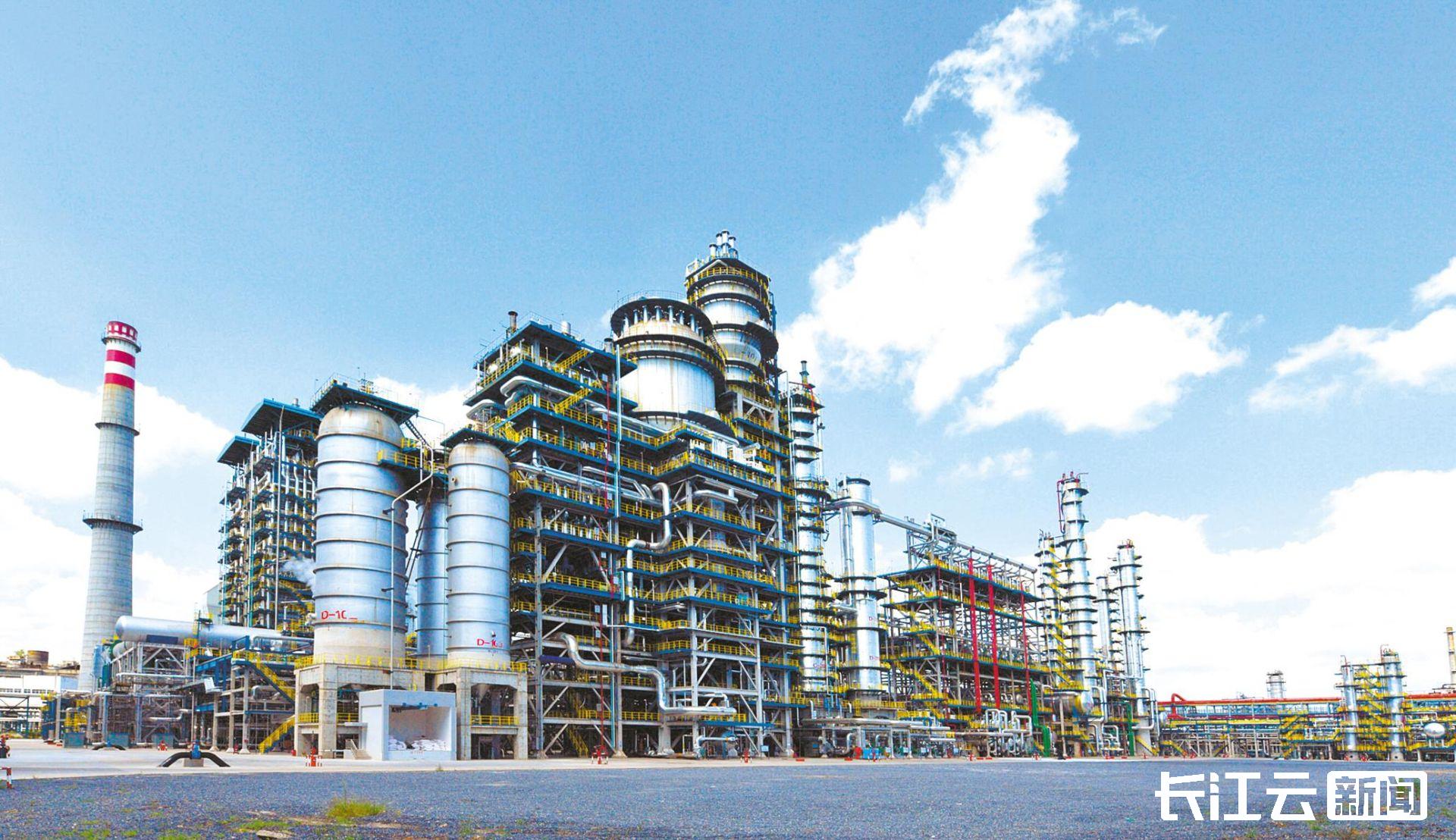 荆门重点发展产业集群,做大三产做强三产