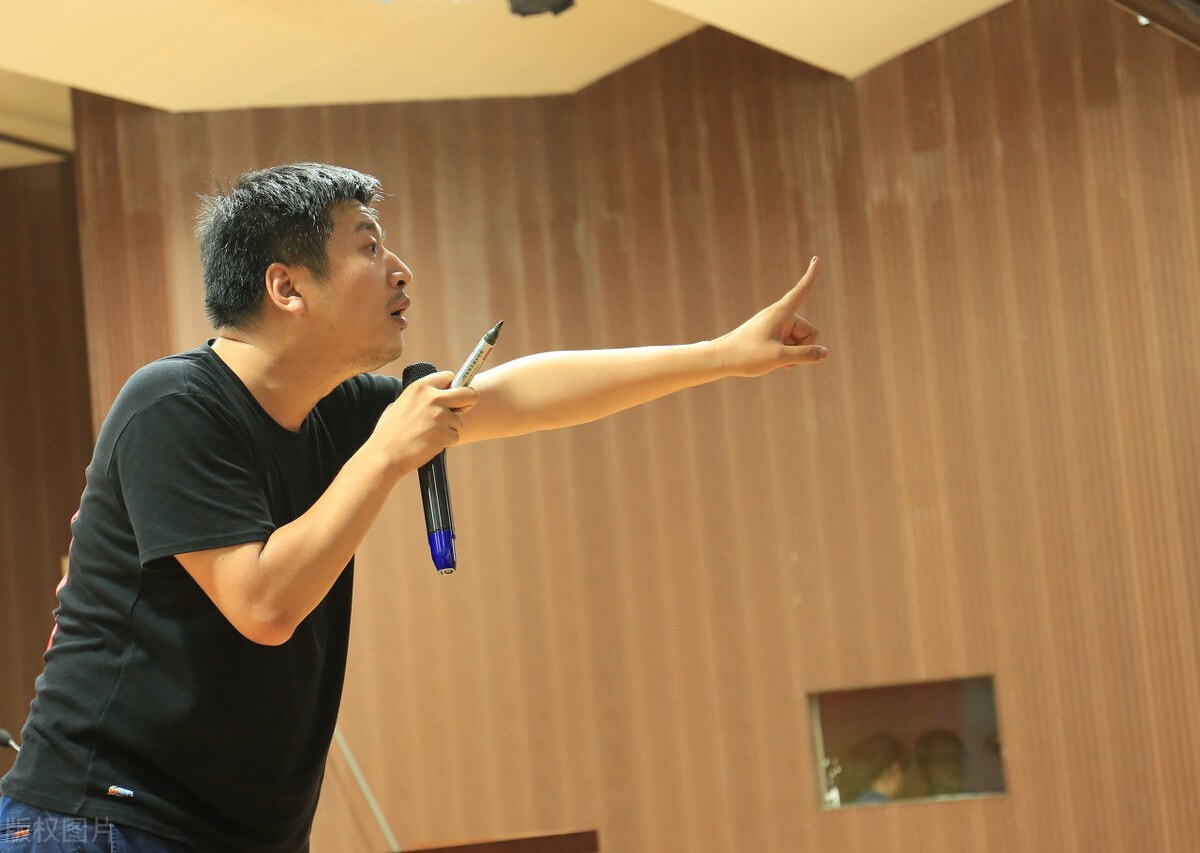 张雪峰公司上班制度,张雪峰公司几小时工作制