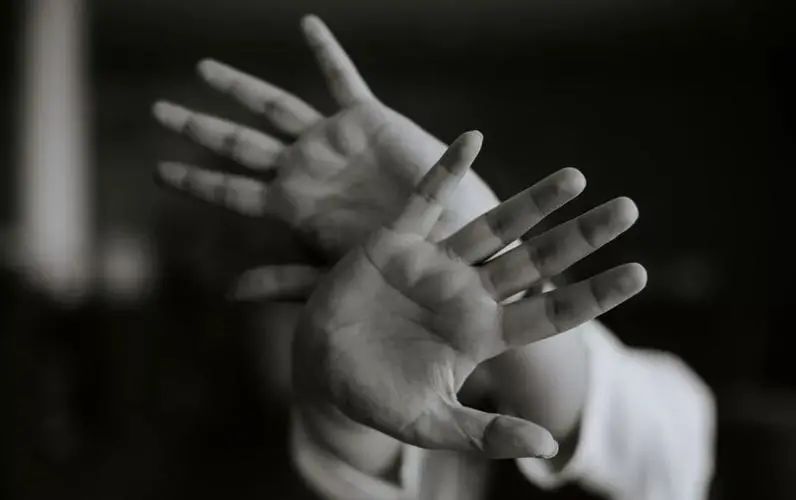 人死后身体一般多久开始腐烂,人在死后多久身体会腐烂