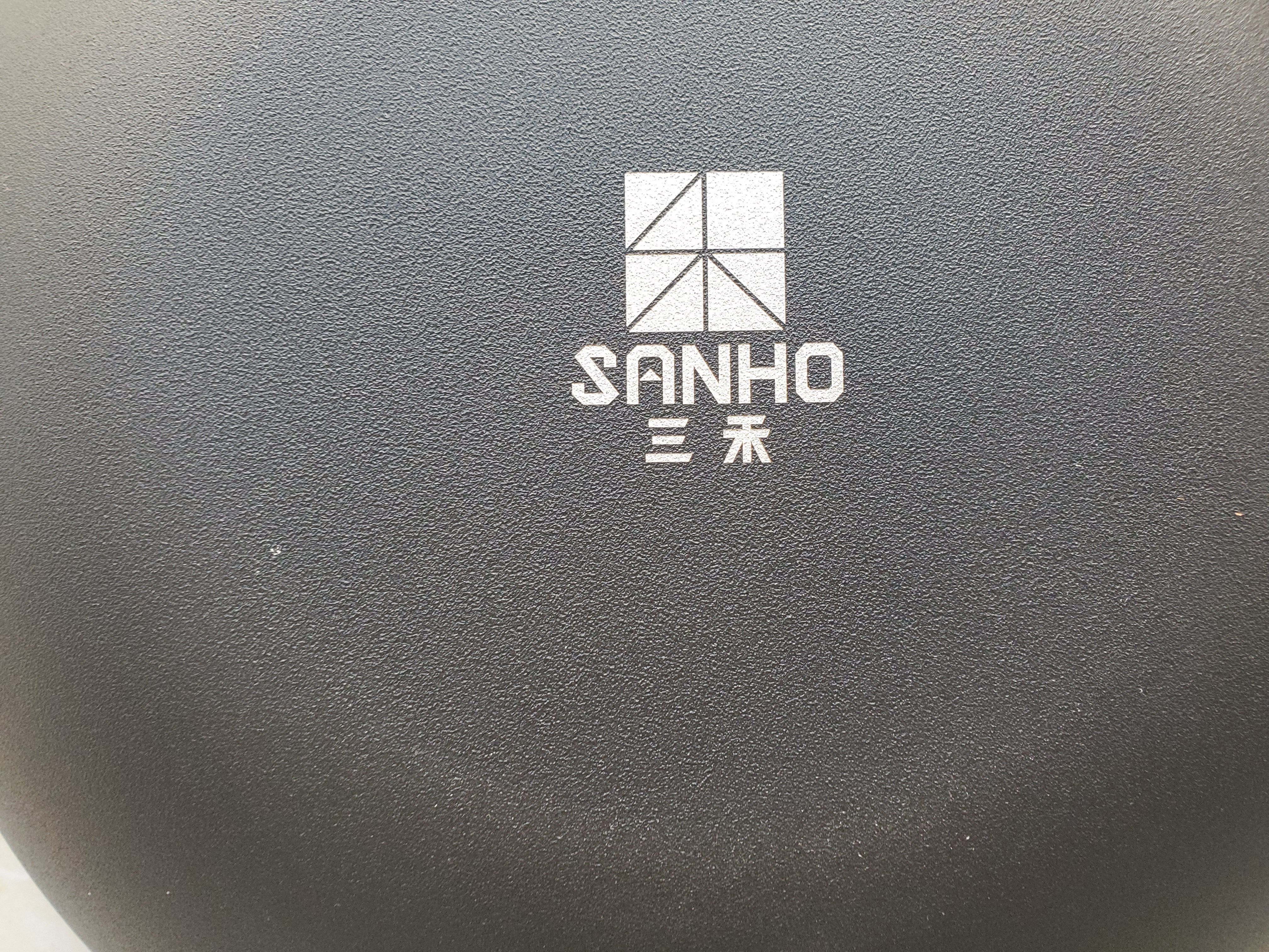 把“轻”和“防锈”做到了极致-三禾窒氮轻铁锅体验