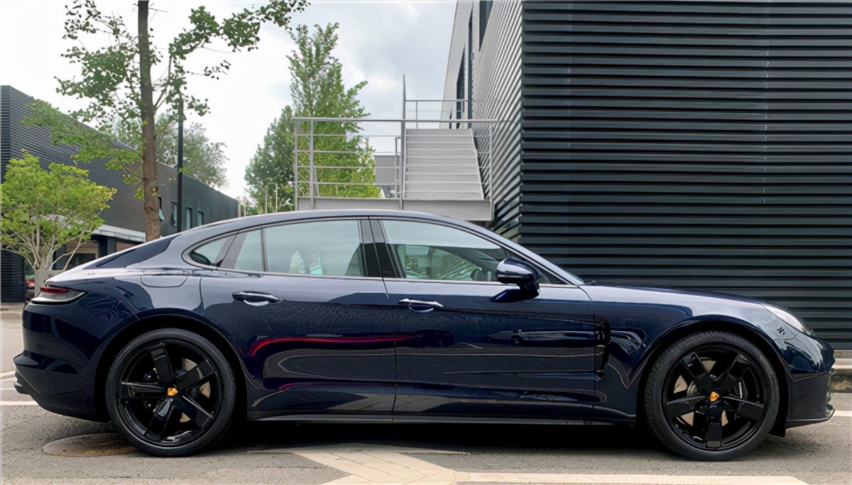 复古潮流！帕纳梅拉上身弗雷德定制经典福斯款锻造轮毂