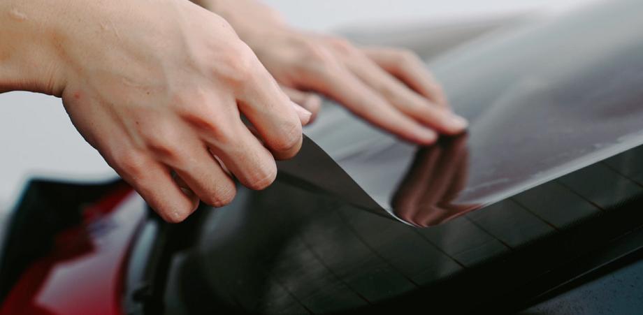 正规的汽车贴膜车衣一般多少钱,汽车贴膜一般多少钱自己贴