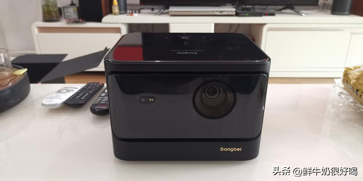 现在市面卖的激光投影仪哪个更好,2023年最建议买的三款激光投影仪