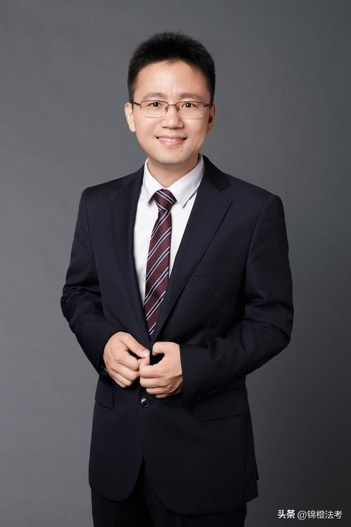 罗翔刑法课适合法考吗,法考刑法柏浪涛和罗翔哪个好