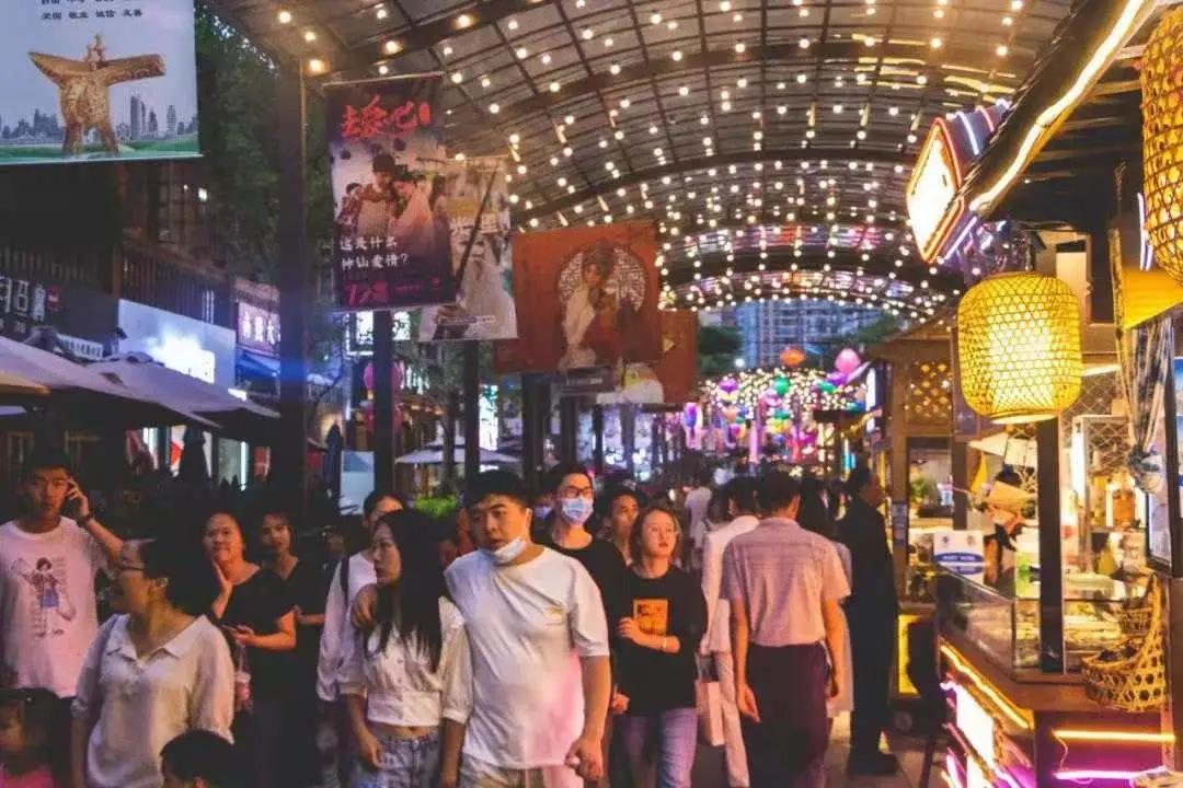 未来昆明最具影响力的美食街,昆明七彩云南附近美食街