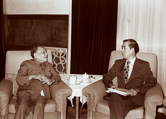 对越反击战前夕，*小平邓**一句“幽默”的话，让百万苏军按兵不动