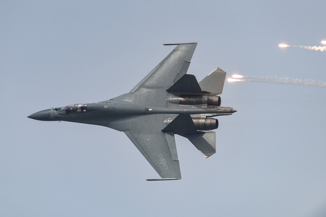 国产的歼10b多用途战斗机,国产歼20战斗机最高时速