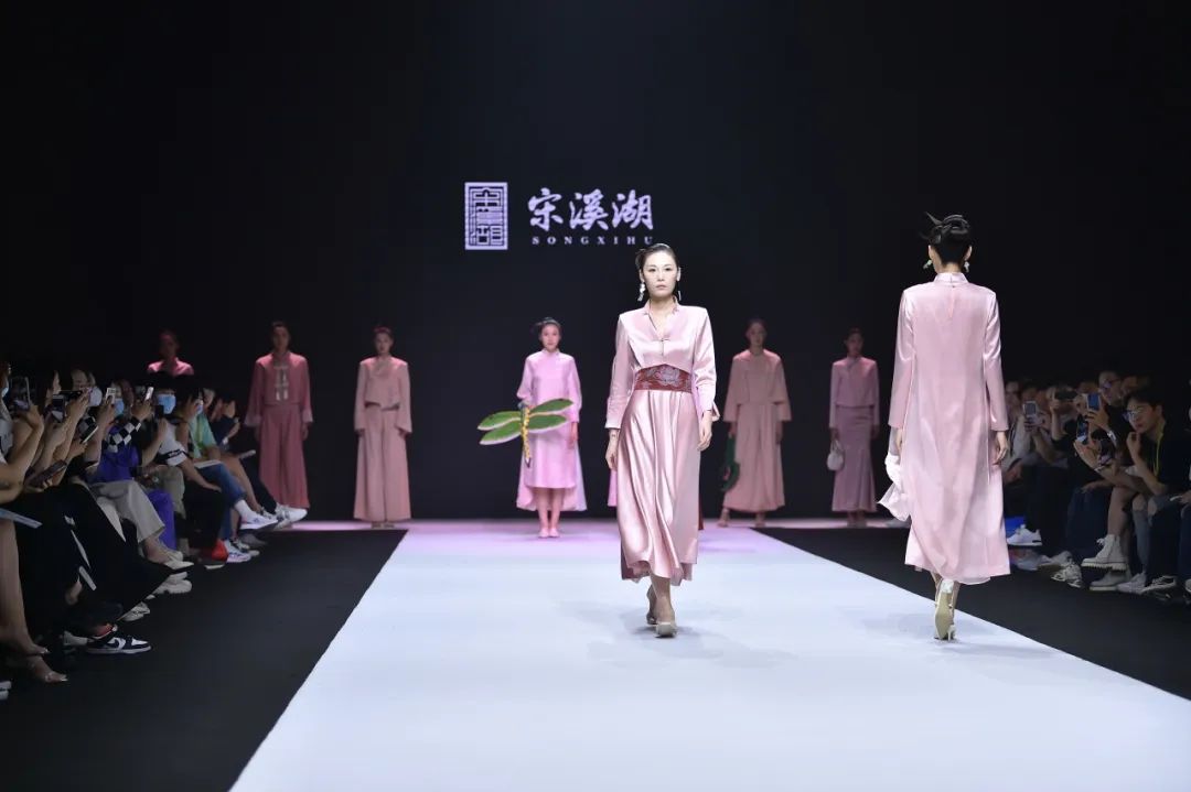 锦绣•新尚||出水芙蓉——江南的夏日浪漫