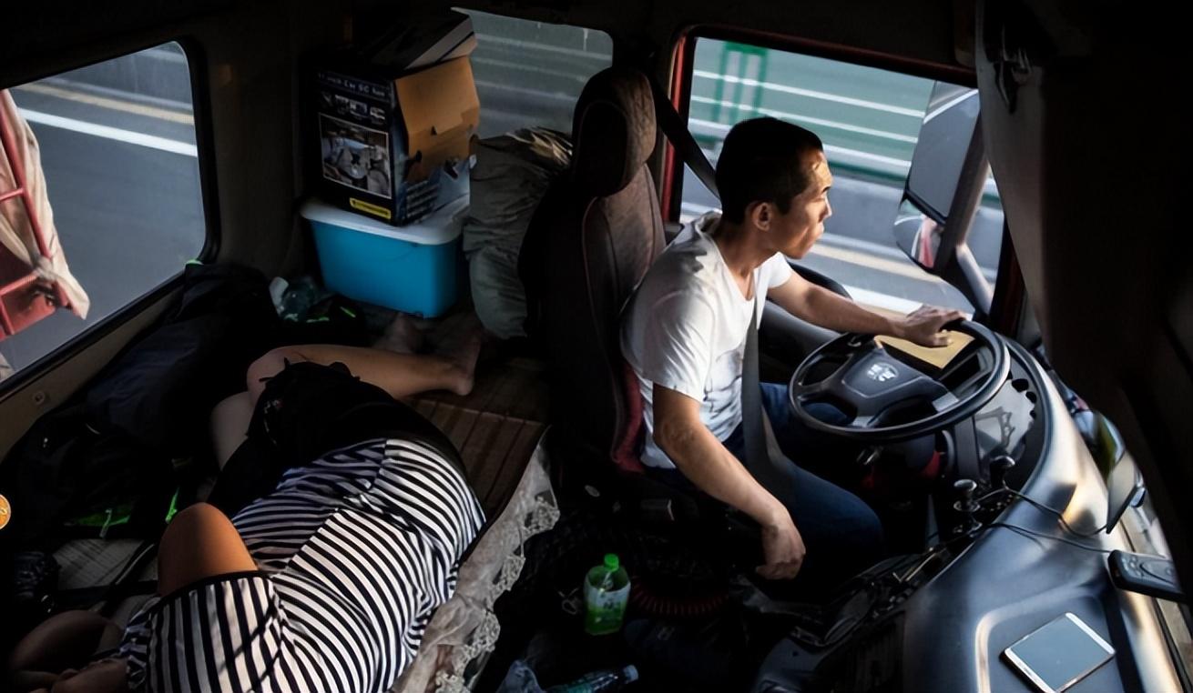 1000万卡车夫妻的真实生活,中国夫妻美国卡车司机生活纪实