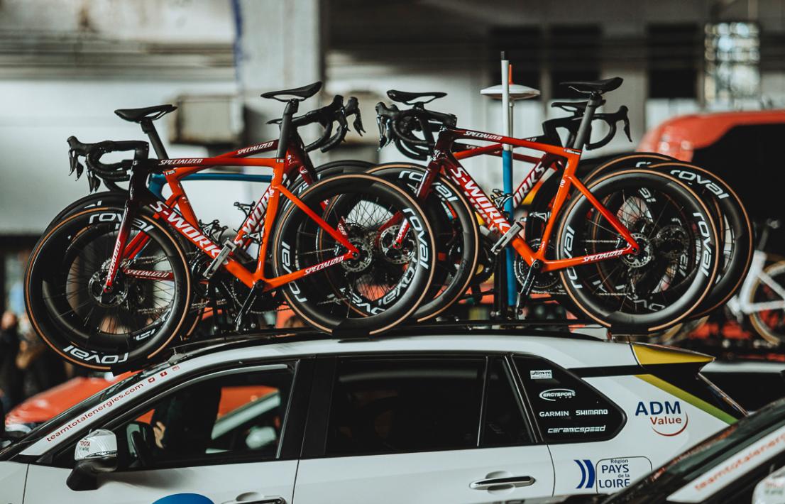 赛场新*器武**多款全新器材装备亮相环法赛场