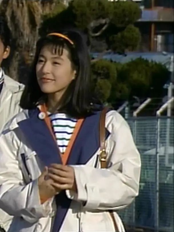 东京爱情故事赤名莉香穿搭,东京爱情故事里的赤名莉香