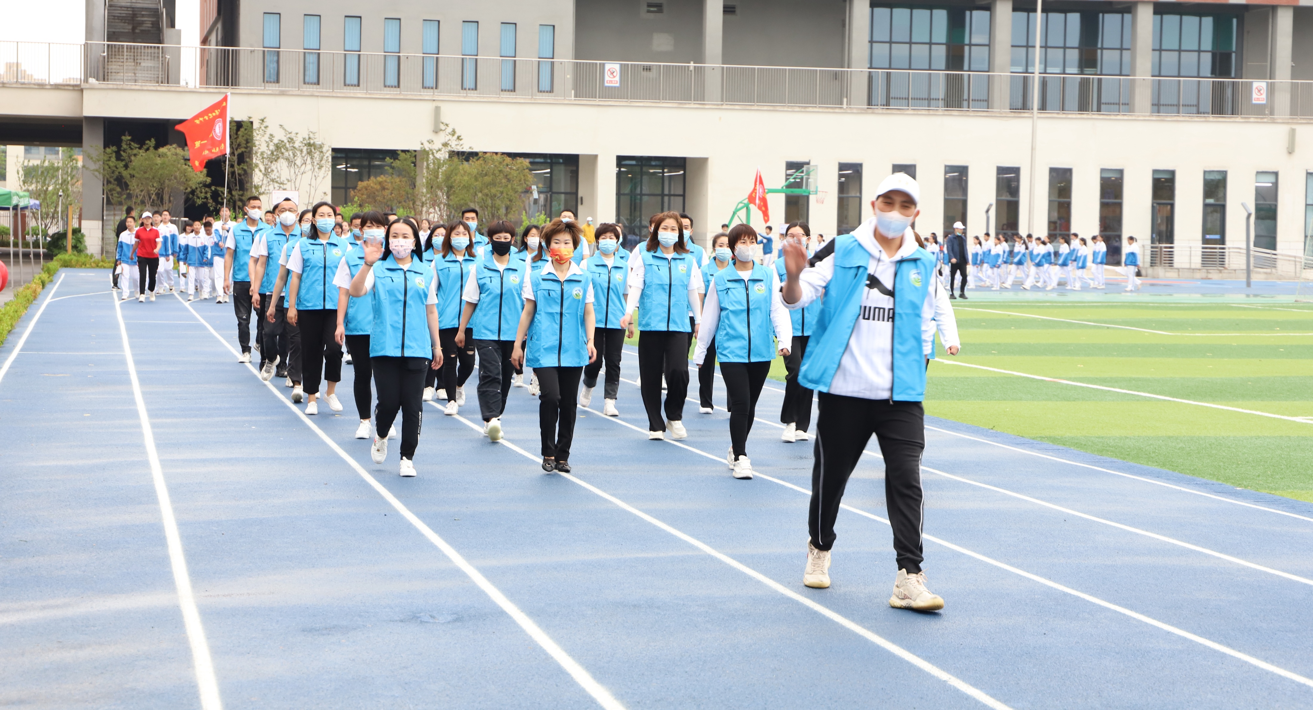 西安高新第四完全中学和第一学校,西安高新区第四完全中学