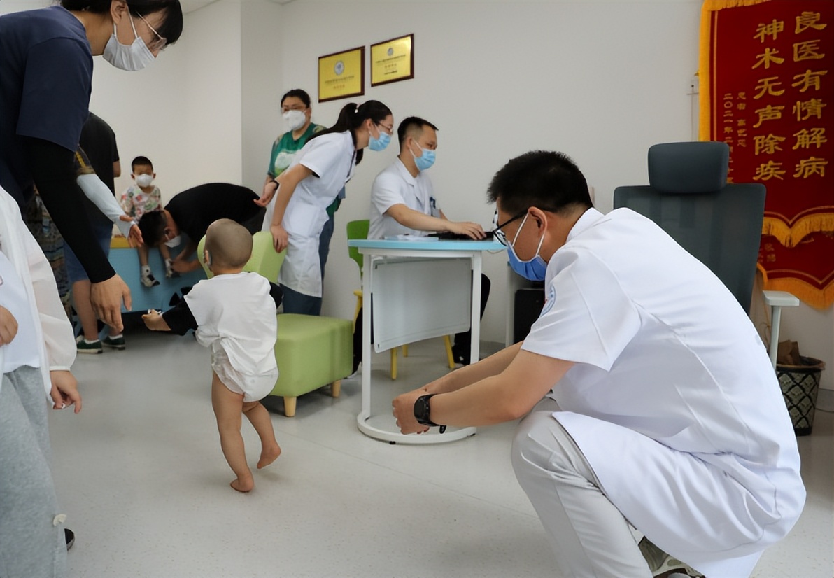 北京儿童医院足踝外科李浩医生,河南省儿童医院骨科李浩