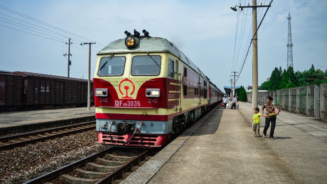 再见k歌翻唱,再见k歌伴奏