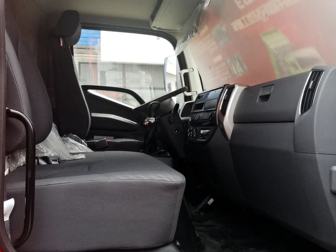 十堰龙信二手车市场雅阁,十堰龙信国际汽车城二手车直播