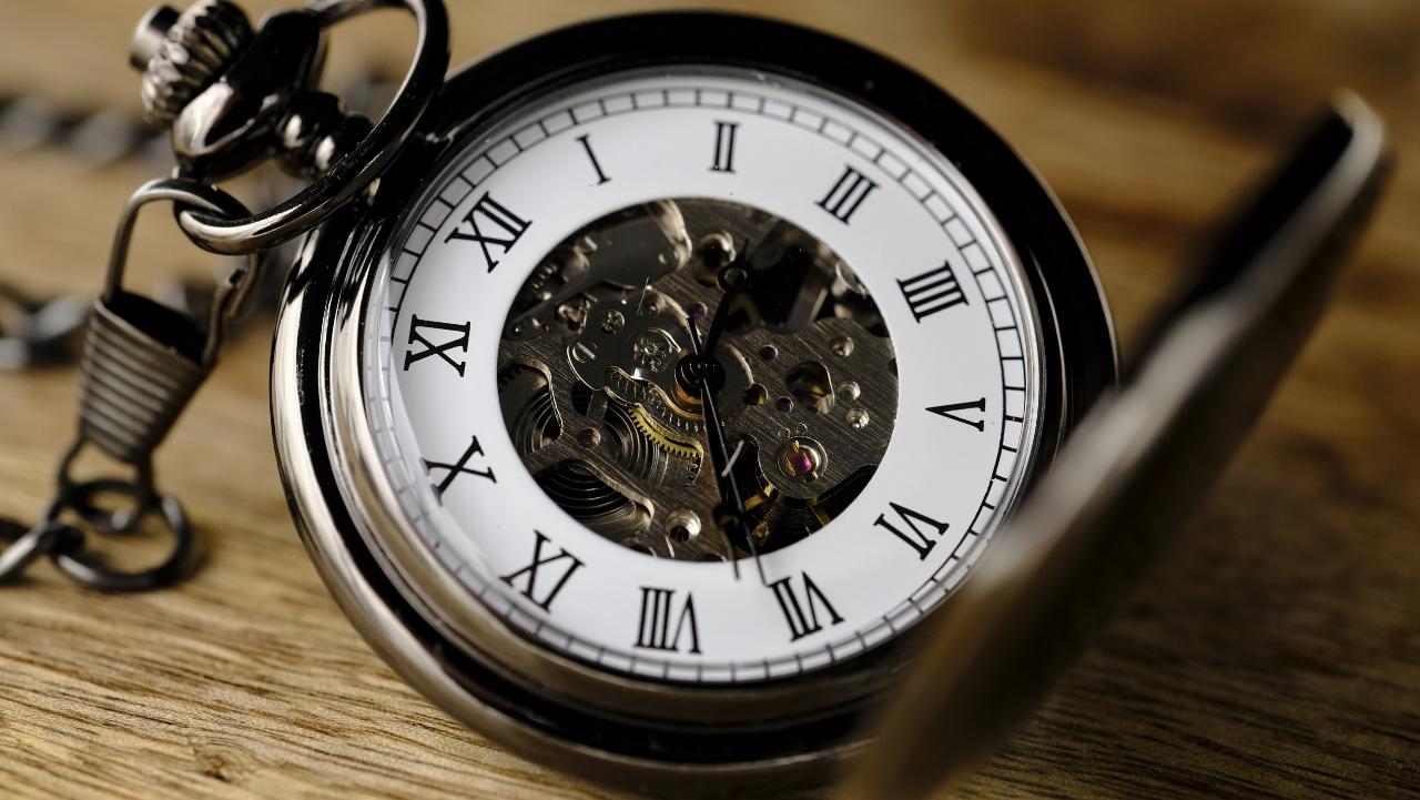 送礼送钟表禁忌,送礼为什么不能送钟表和手表