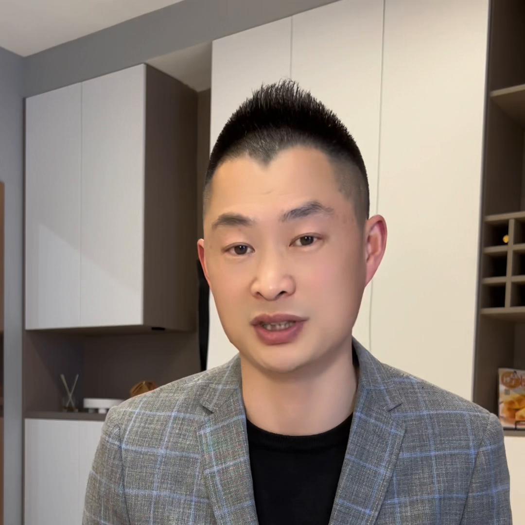 全屋定制做抖音谁做得好,全屋定制和木工现场做家具哪个好