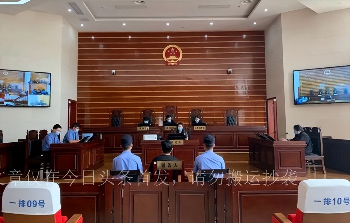 女人做流产被围观,21岁女孩流产遭4名医生围观