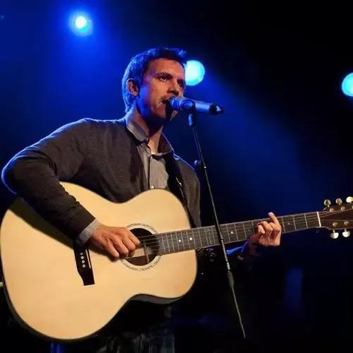 如何快速学会吉他弹唱,如何快速学会吉他弹小星星