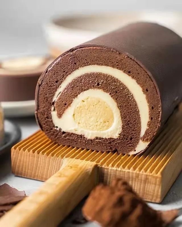 蛋糕卷怎么老是掉皮而且还开裂,不掉皮不开裂蛋糕卷做法