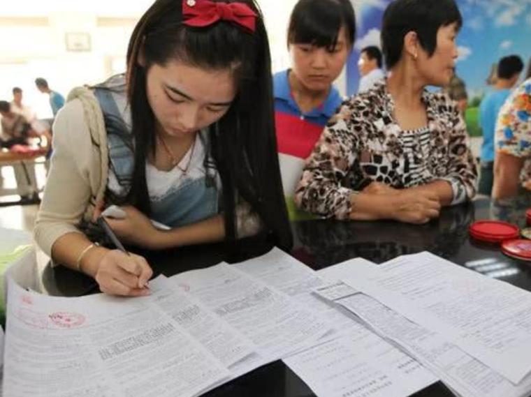 贫困生用苹果可以举报吗,用苹果手机的贫困生能举报吗