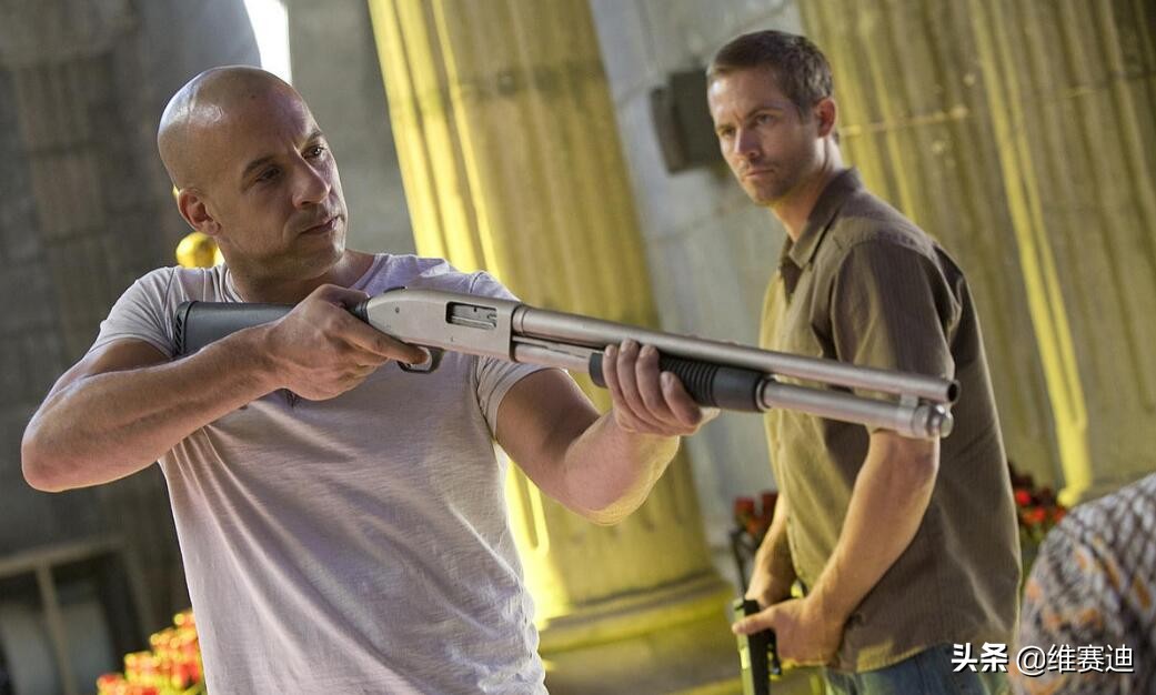 范·迪塞尔为何人称“家人侠”？消费保罗9年，网友们都看不下去了