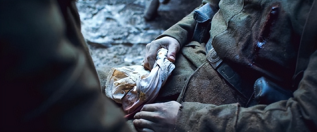 一上映就登票房榜首看完大呼过瘾,首播便拿下收视第一