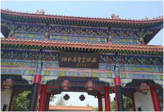 “十年不卖酒”豪言被打破，年销7亿瓶的酒界传奇，如今咋样了？