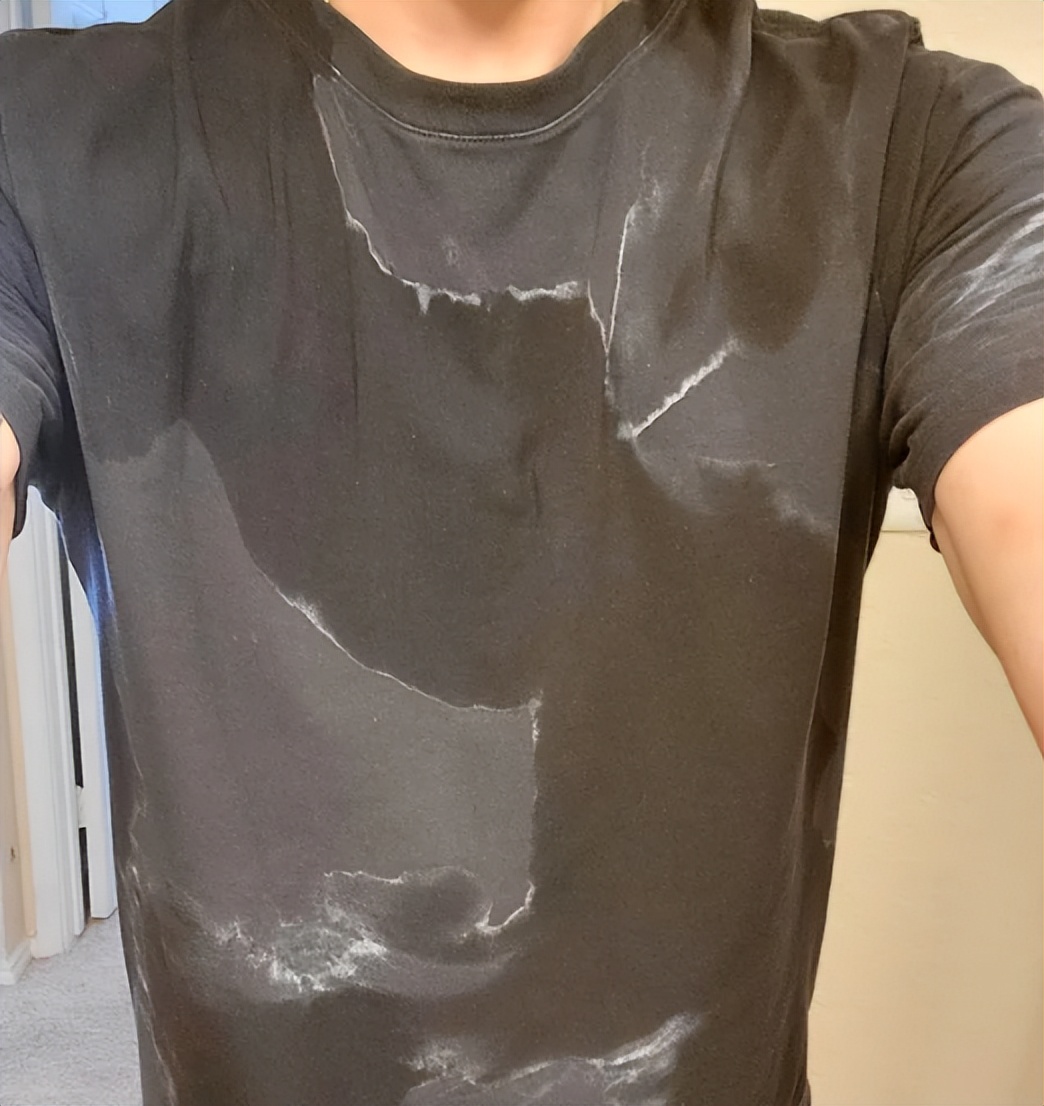 洗完的鞋子晒后有黄印子,洗完晒干鞋子有黄印子