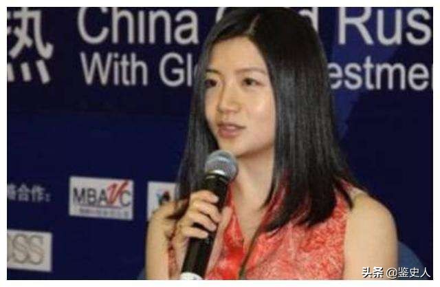 马云背后的女人：马云亲自请她“出山”，身价百亿，却至今未嫁