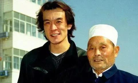 苹果发布会上王守义十三香为何引发流血事件？