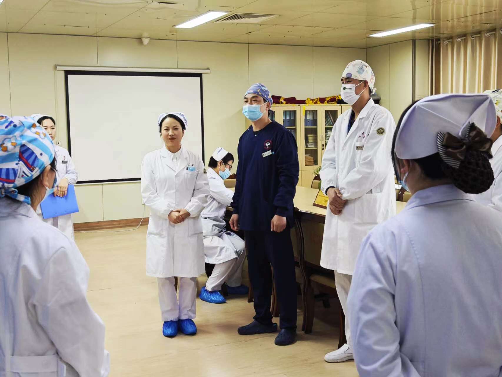 水矿总医院护理部主任陈颖：在平凡中坚守的“护理掌灯人”