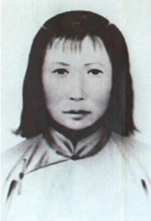 她经历2个月折磨，被敌人割下了乳房，挖去了心脏