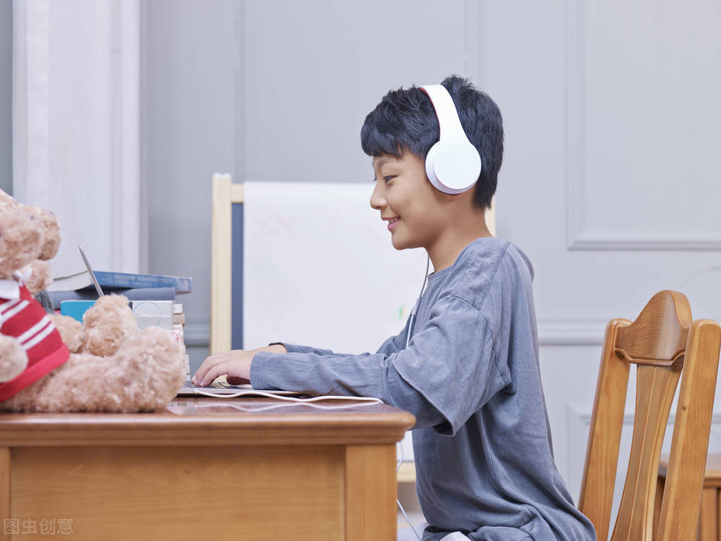 孩子到了叛逆期家长应该怎么办呀,面对孩子的叛逆期家长应该这样做