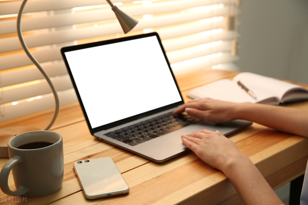 电脑打字后面的字被拼音挡住,word打字覆盖