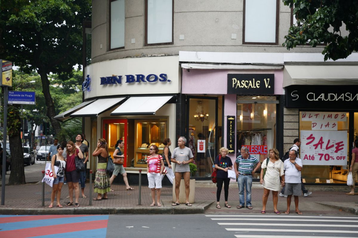 巴西周围的国家有哪些,巴西是巴基斯坦国家吗