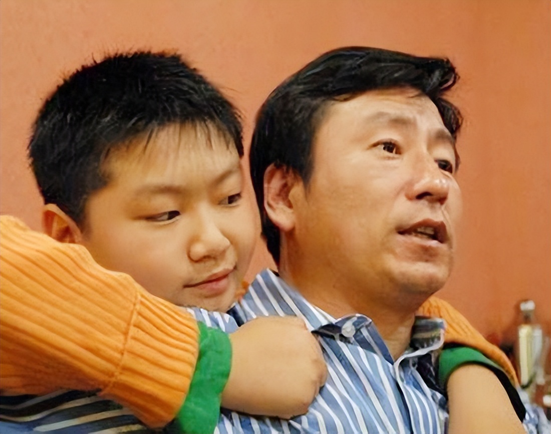 白岩松与妻子共事20多年,白岩松镇江女婿