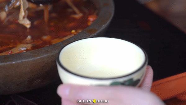 老字号石锅鱼31年老店,温岭石锅肥肠鱼