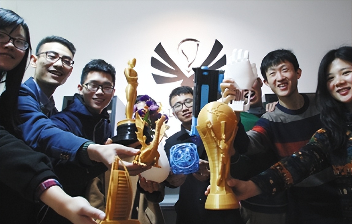 农民捡破烂捡到一个弃婴身价过亿,农村娃靠收废品为生全集