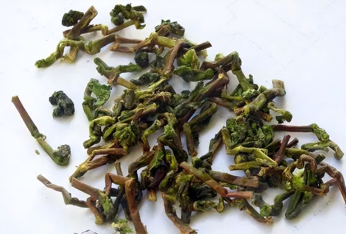 茶知识丨茶梗多的茶到底好不好？你会把茶梗拣出来扔掉吗？