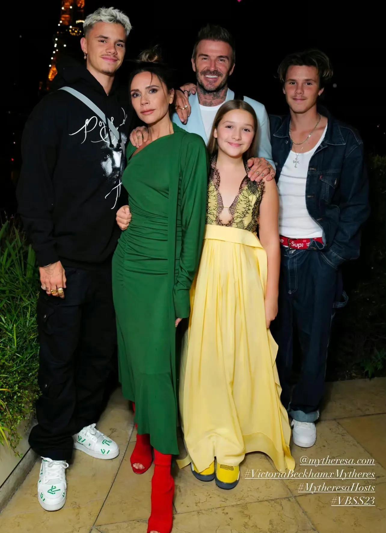 超模穿深v,贝克汉姆女儿穿搭